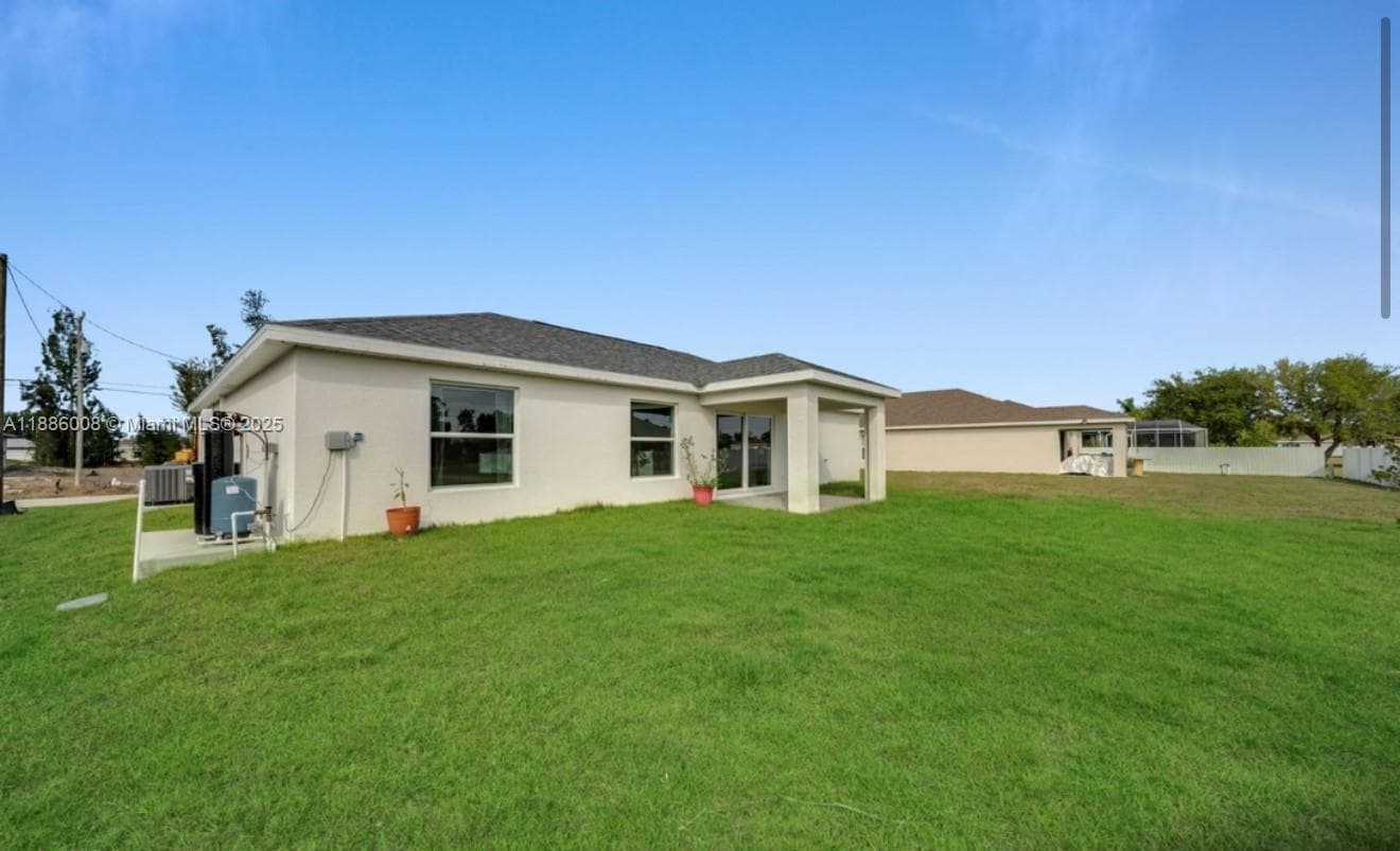 4217 NE 23rd Pl, Cape Coral, FL 33909 — zdjęcie 3