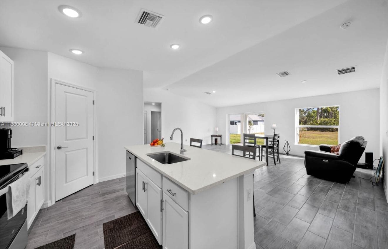 4217 NE 23rd Pl, Cape Coral, FL 33909 — zdjęcie 5