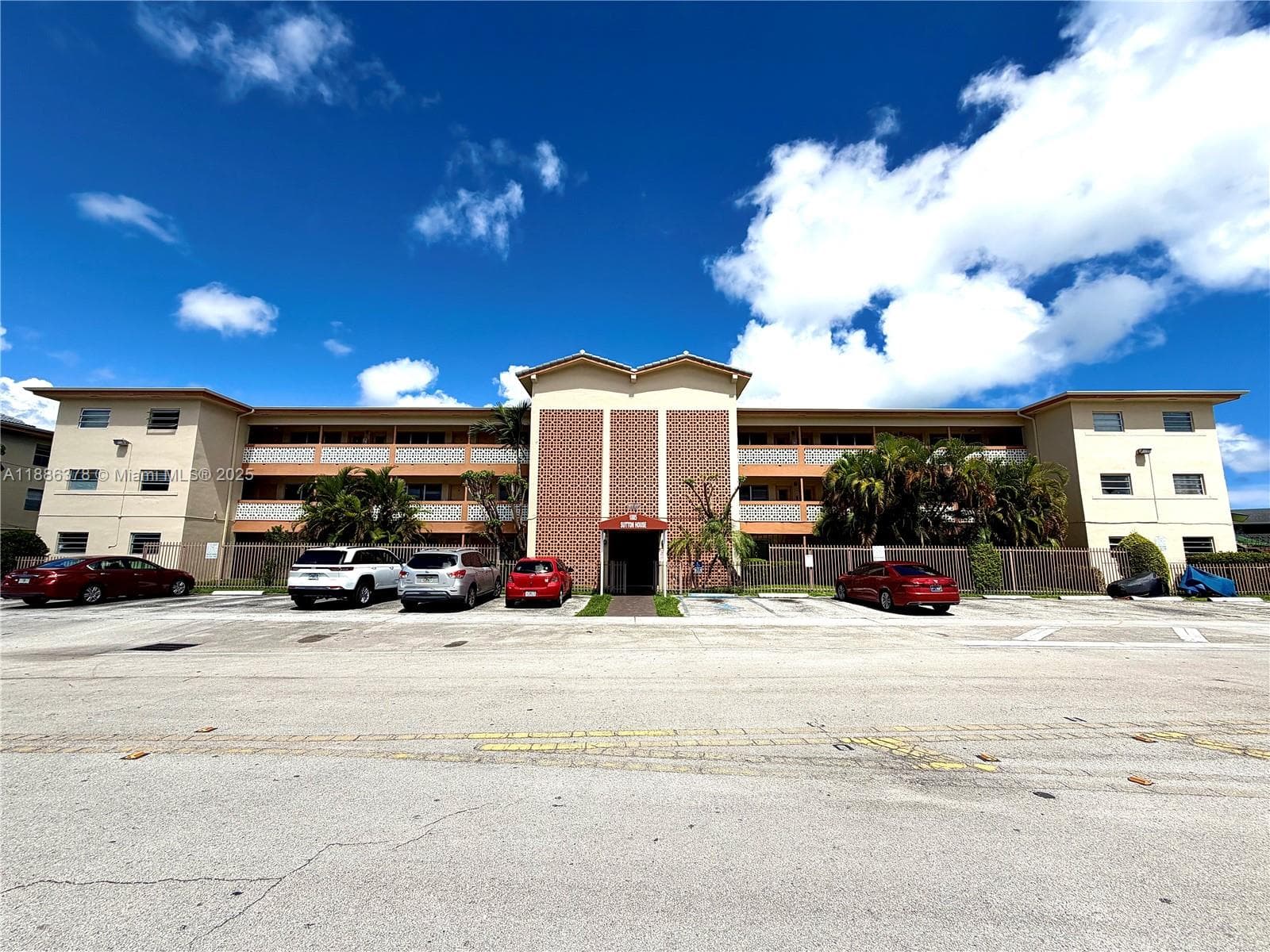 1885 NE 121st St # 3, North Miami, FL 33181