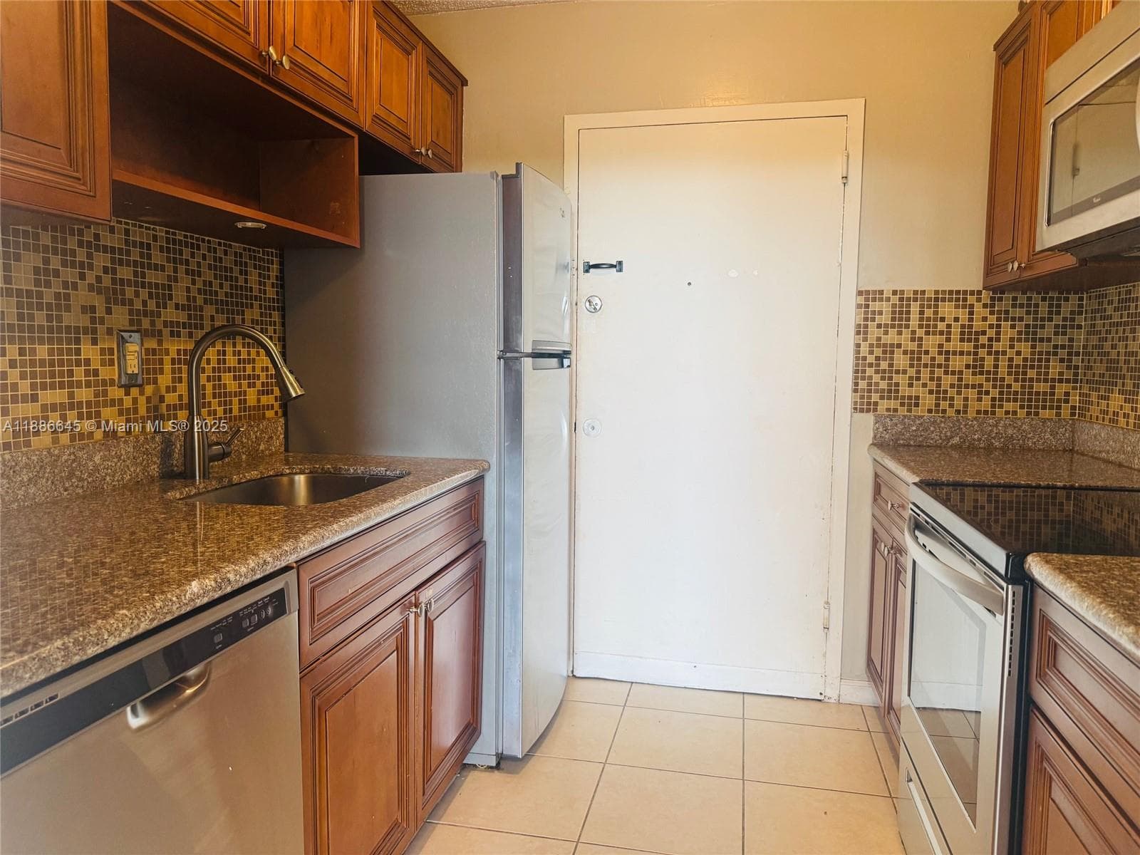 2000 NE 135th St # 403, North Miami, FL 33181