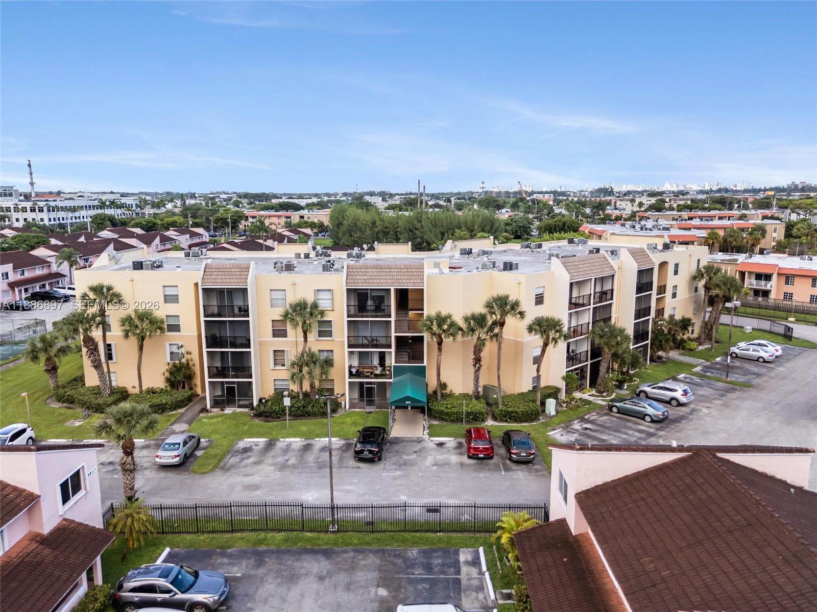 8005 Lake Dr # 404, Doral, FL 33166