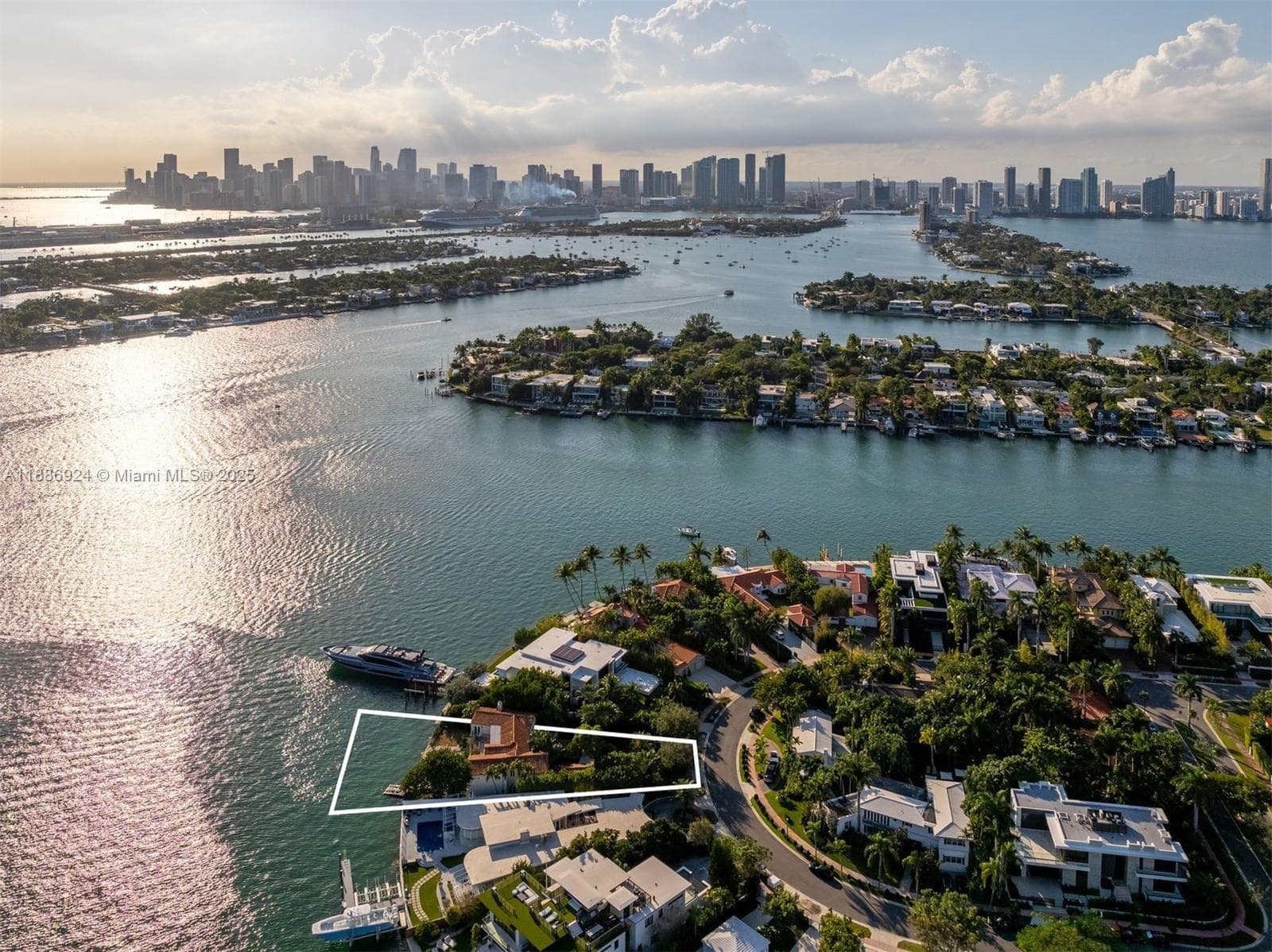 11 E Rivo Alto Dr, Miami Beach, FL 33139 — zdjęcie 2