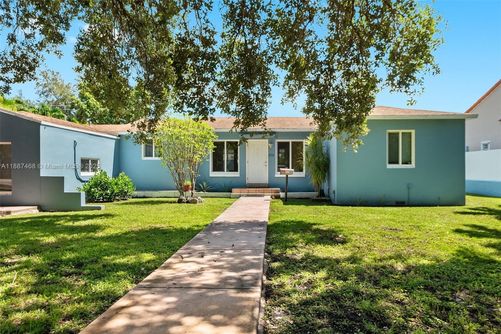 573 Palmetto Dr, Miami Springs, FL 33166