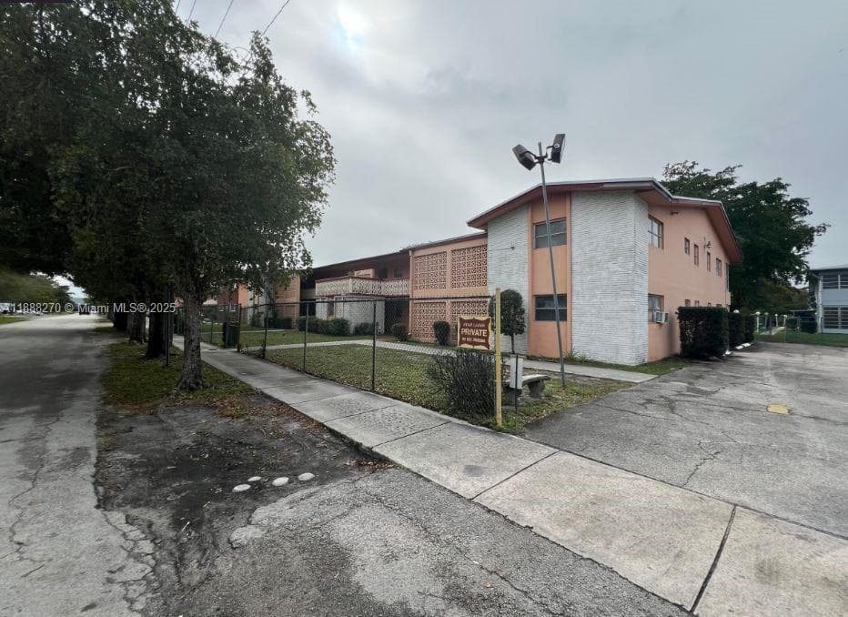 19080 NE 3rd Ct # 312, Miami, FL 33179