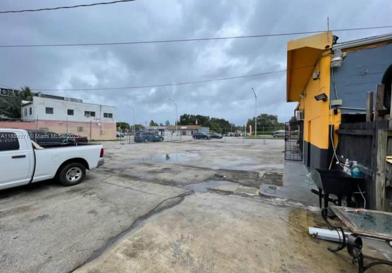 1550 NW 79th St, Miami, FL 33147 — zdjęcie 4