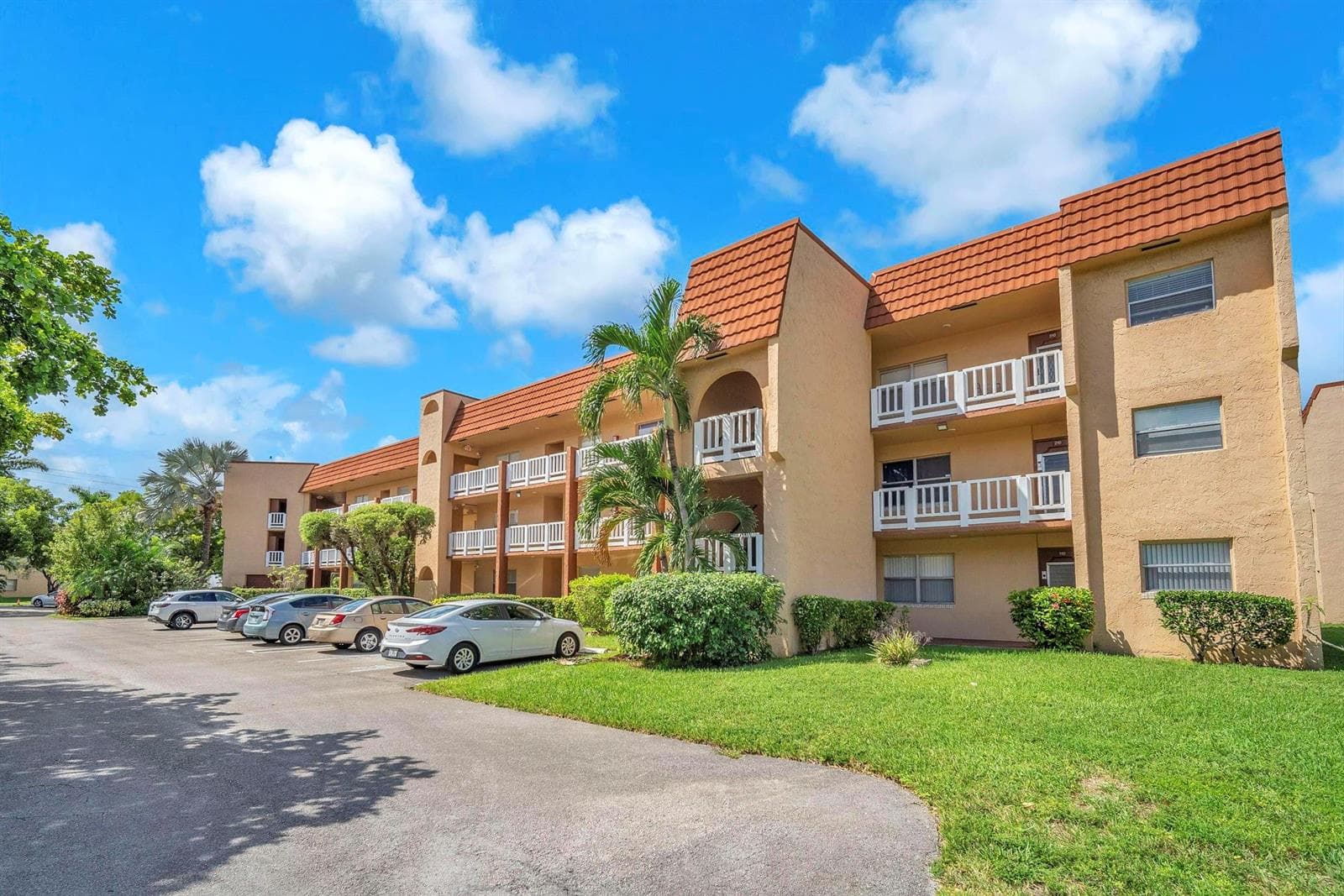 9301 Sunrise Lakes Boulevard # 207, Sunrise, FL 33322 — zdjęcie 2