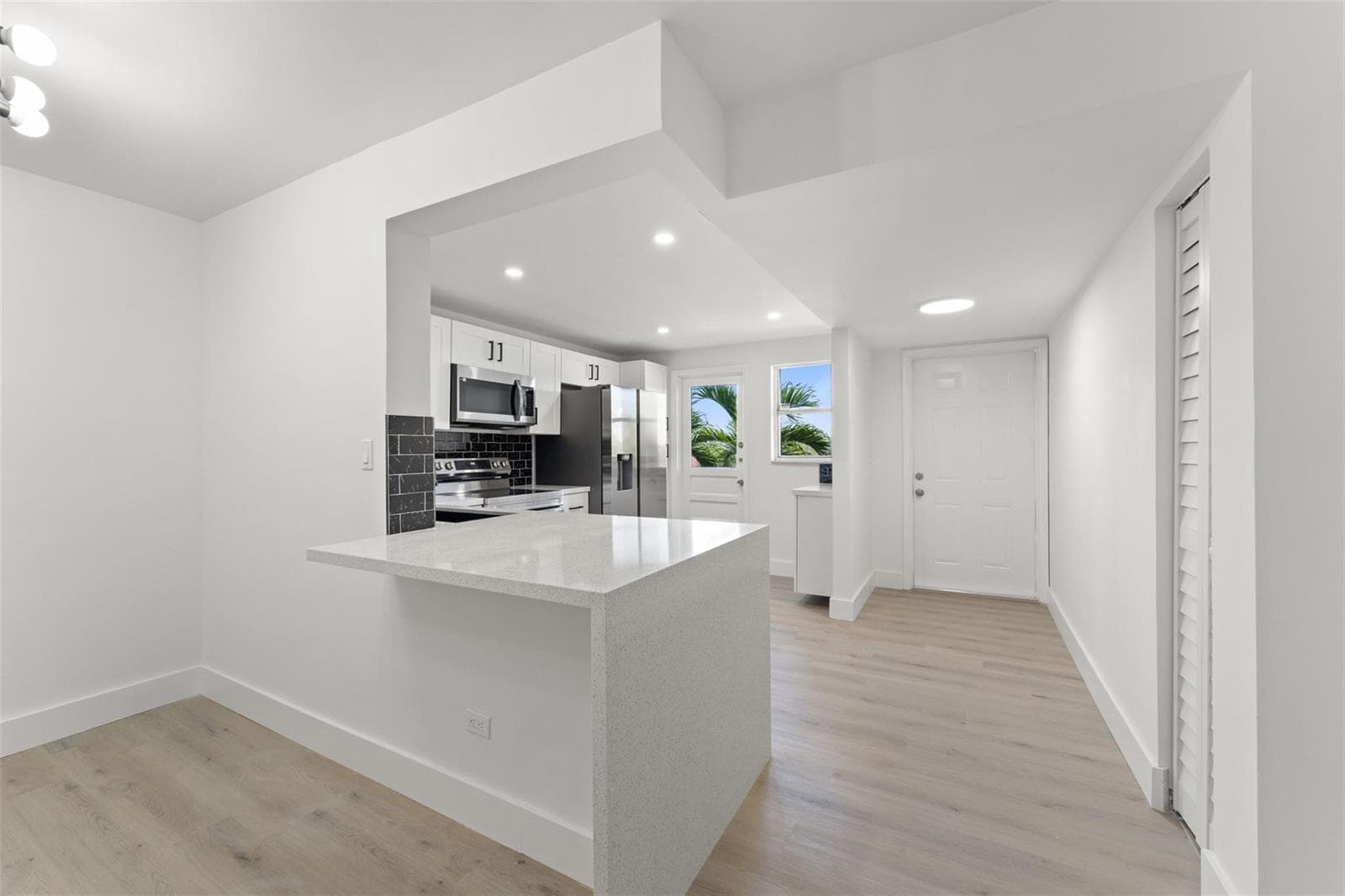 441 NE 195th Street # 302, Miami, FL 33179 — zdjęcie 2