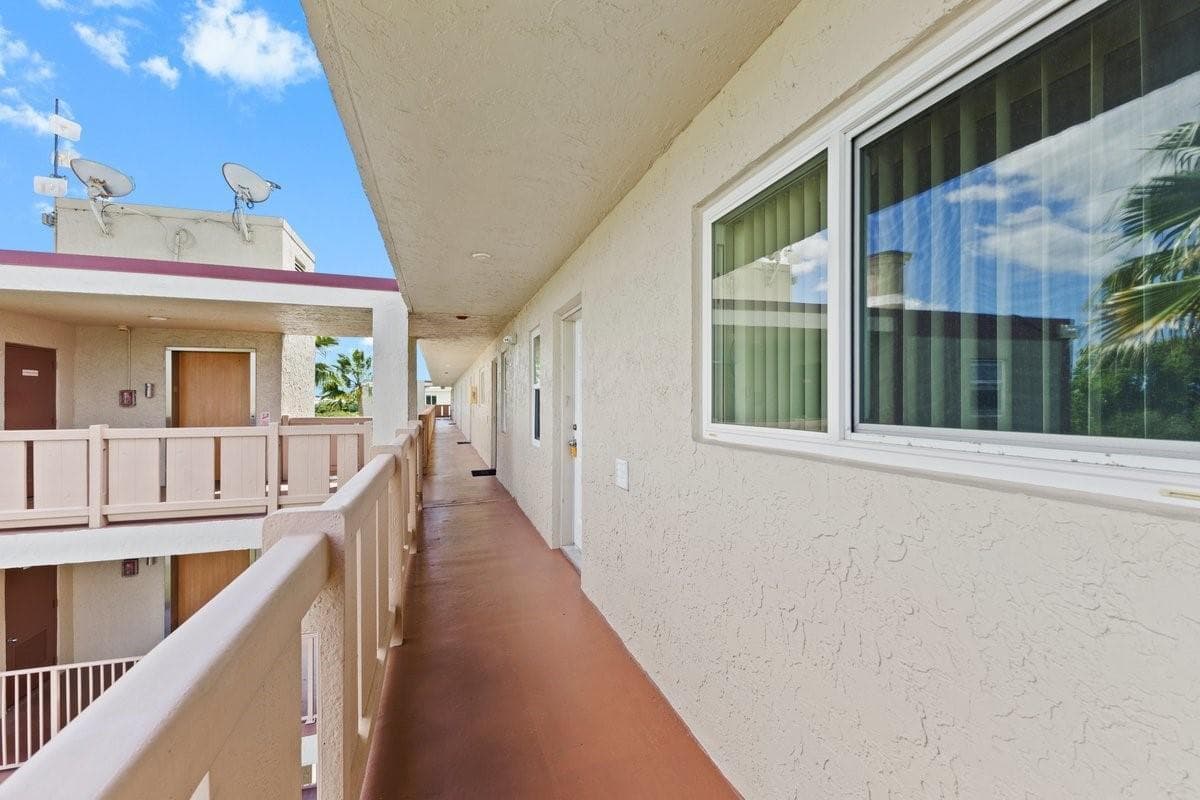 2106 S Cypress Bend Drive # 506, Pompano Beach, FL 33069 — zdjęcie 2