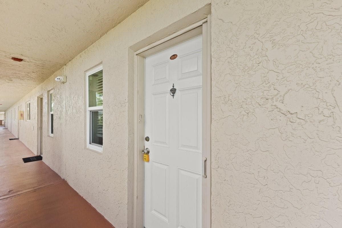 2106 S Cypress Bend Drive # 506, Pompano Beach, FL 33069 — zdjęcie 3