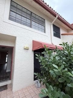 307 Liberty Court, Deerfield Beach, FL 33442 — zdjęcie 2