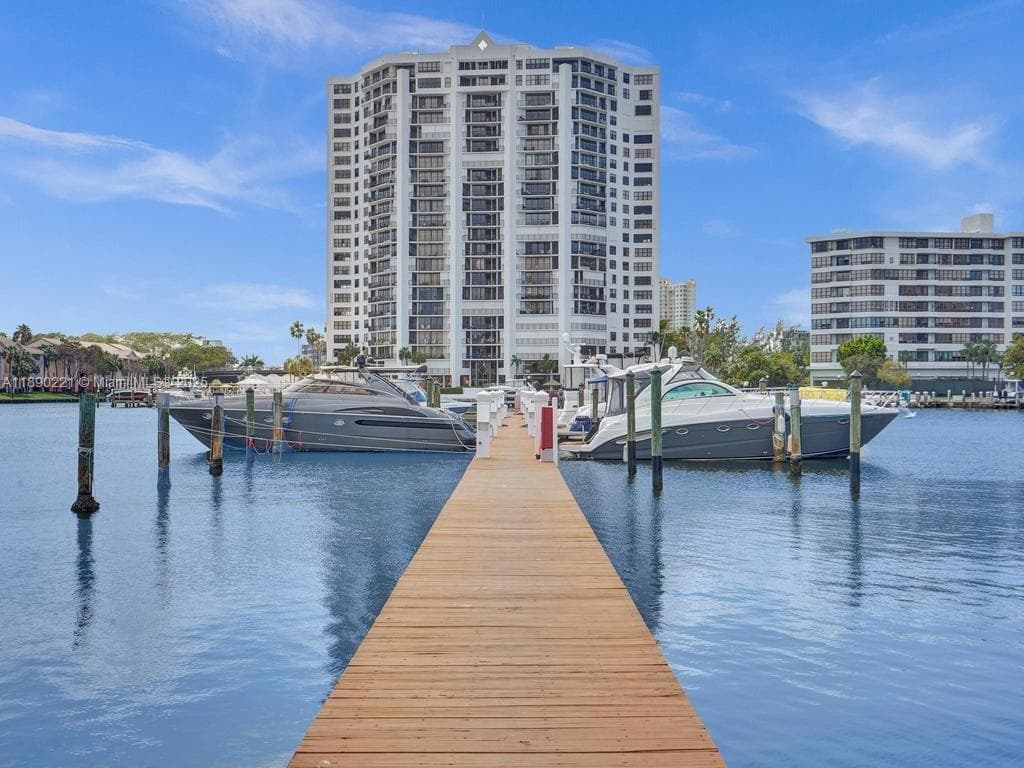 2667 S Parkview Dr, Hallandale Beach, FL 33009 — zdjęcie 2