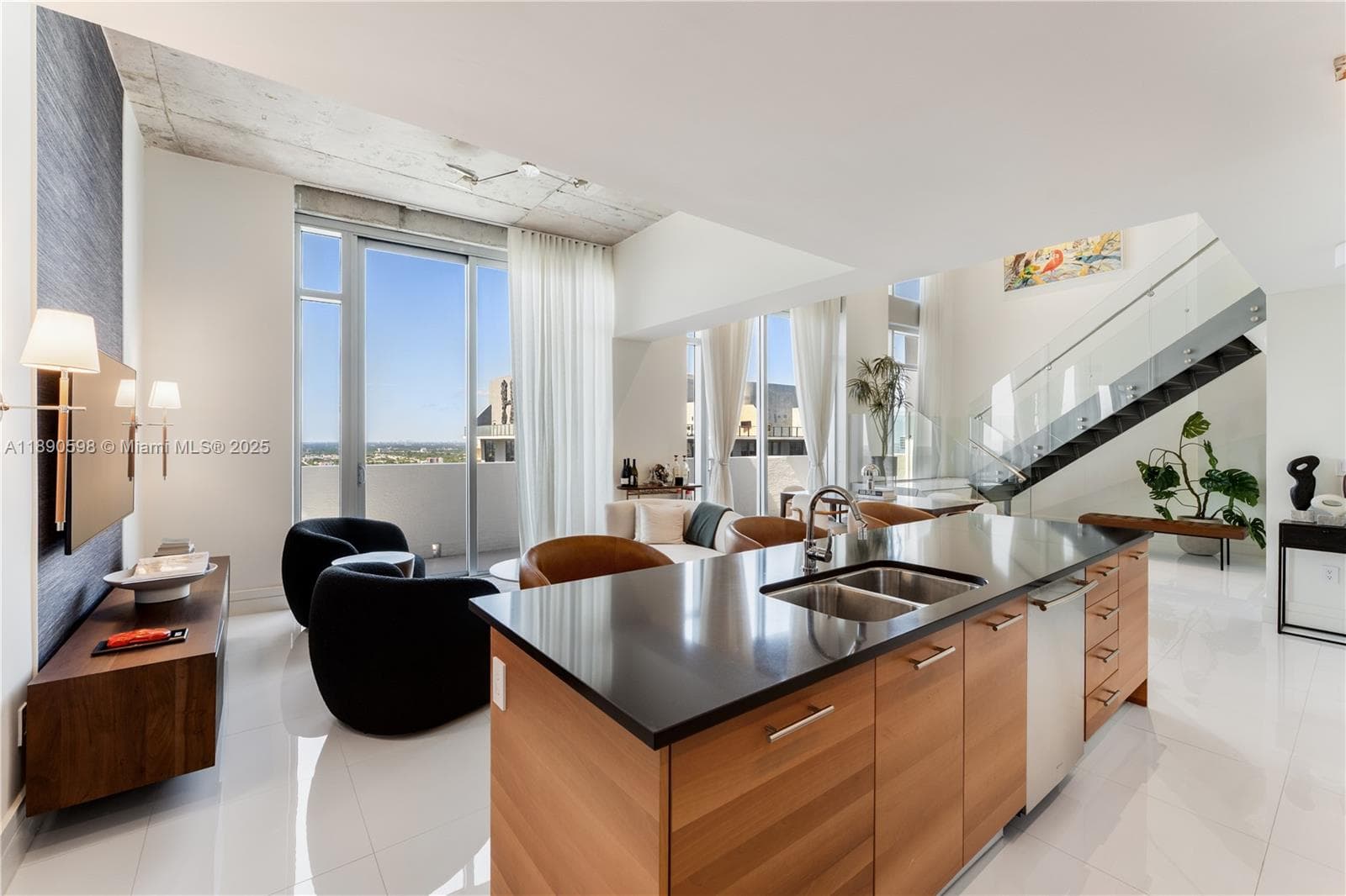 3301 NE 1st Ave # PH7, Miami, FL 33137 — zdjęcie 2