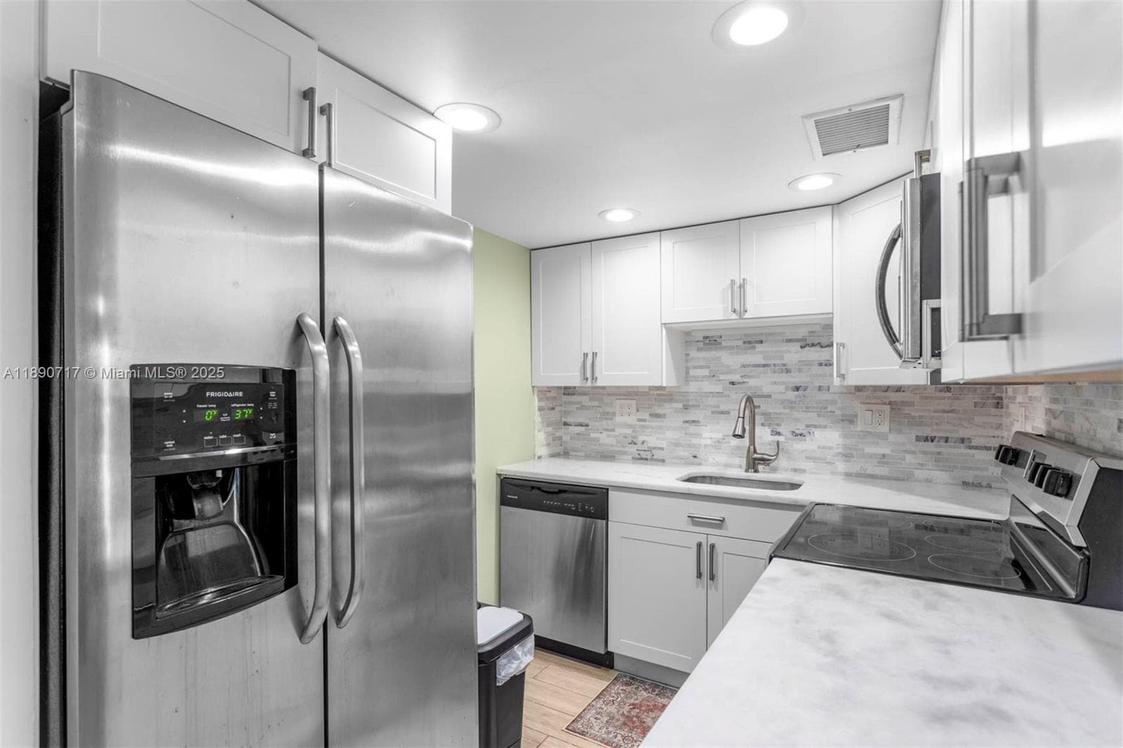 2970 NE 16th Ave # 208, Oakland Park, FL 33334 — zdjęcie 2