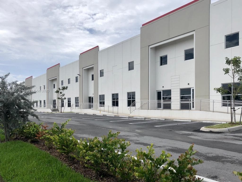 13202 NW 107th Ave # 5, Hialeah Gardens, FL 33018 — zdjęcie 2