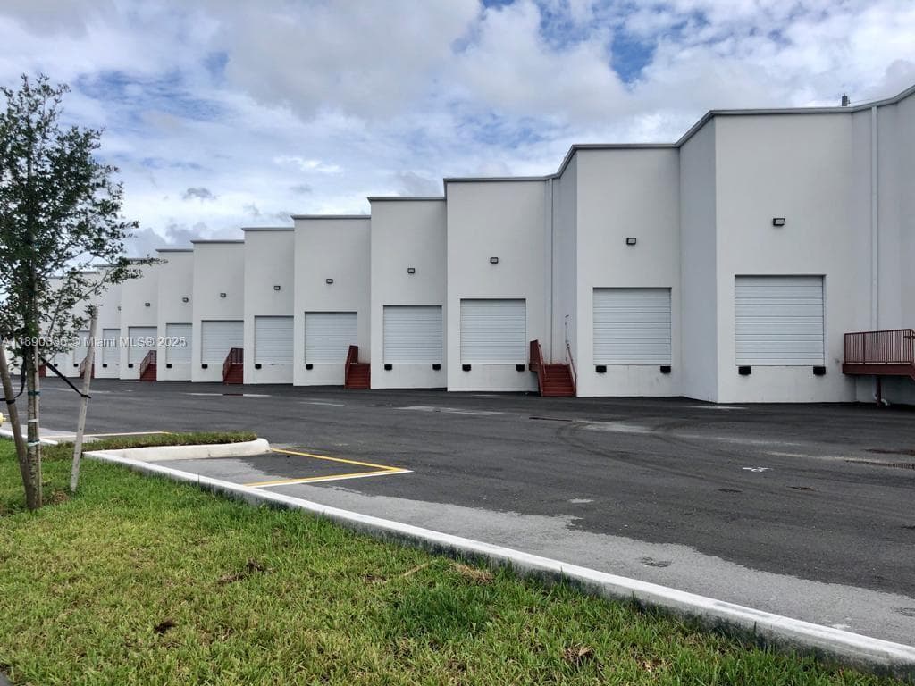 13202 NW 107th Ave # 5, Hialeah Gardens, FL 33018 — zdjęcie 3