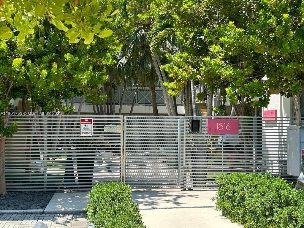 1816 Meridian Ave # 18, Miami Beach, FL 33139