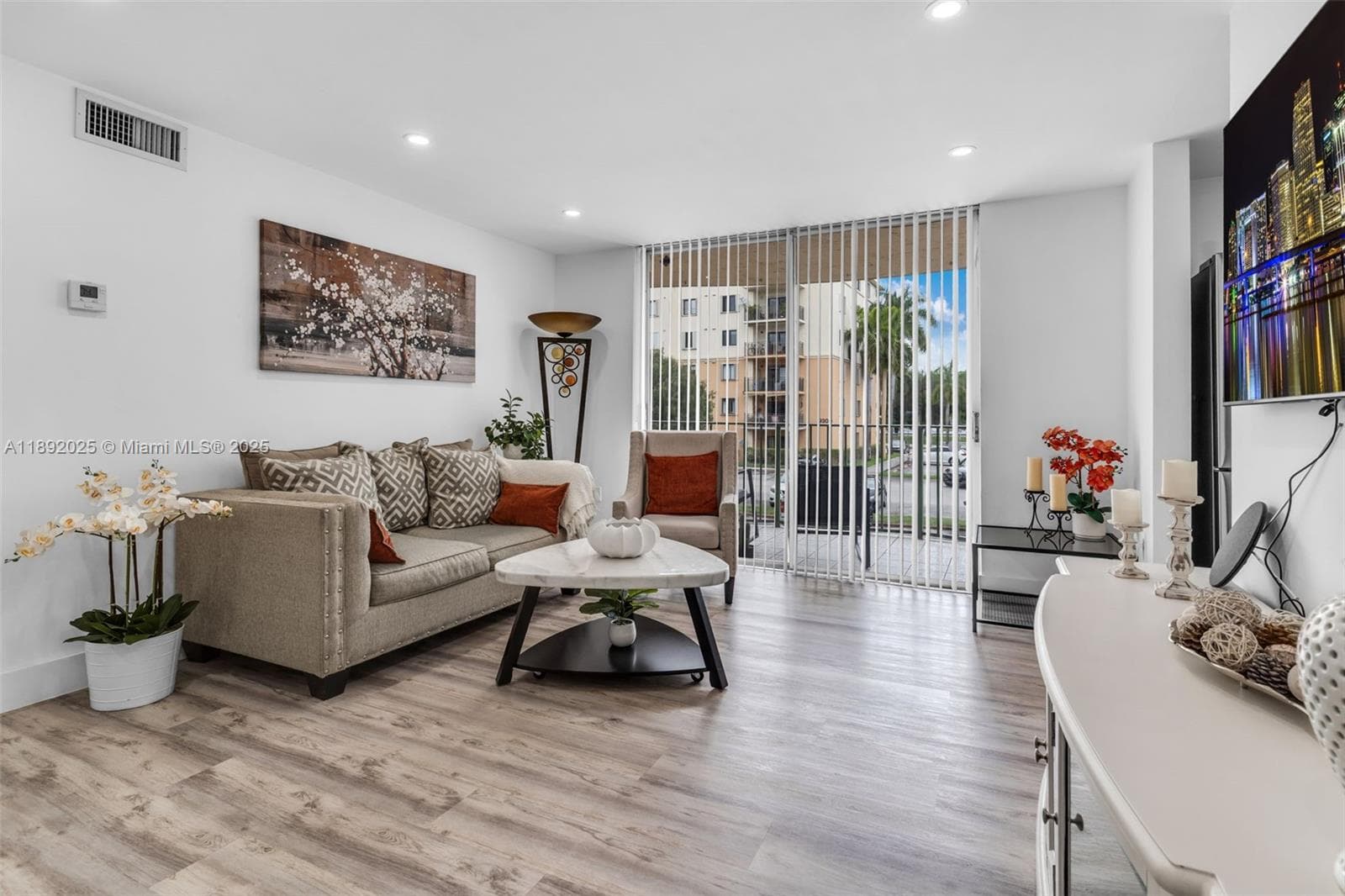 9310 Fontainebleau Blvd # 201, Miami, FL 33172 — zdjęcie 3