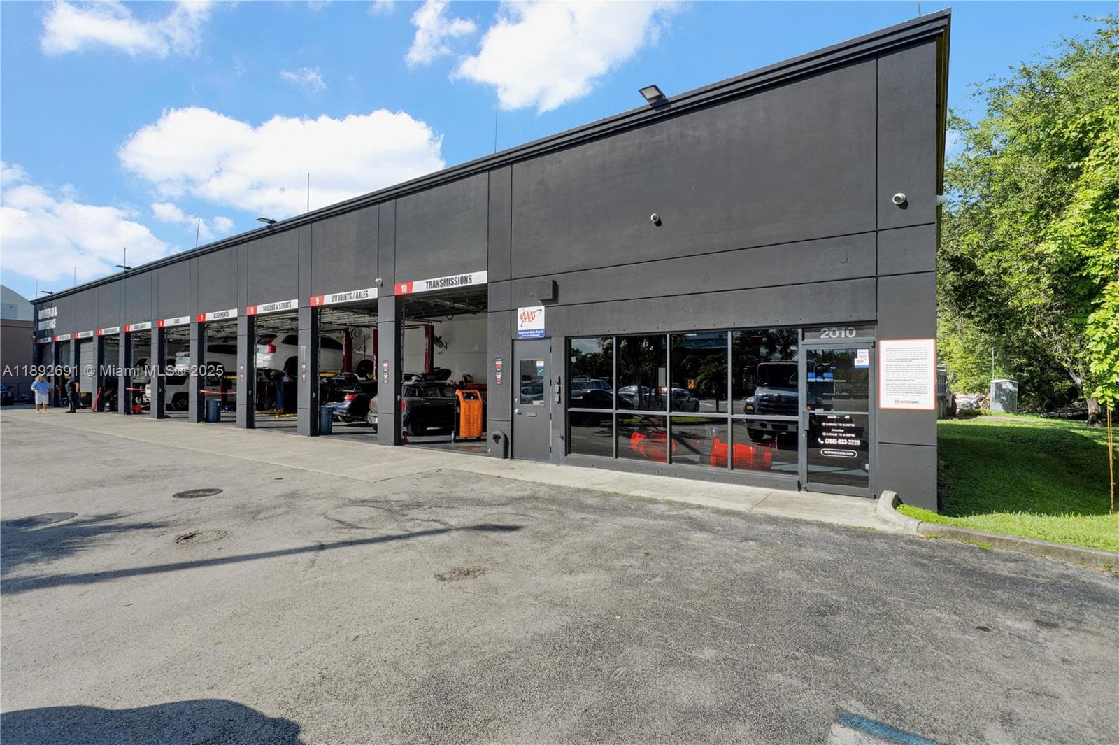 Established Service & Repair Car Shop, Sweetwater, FL .