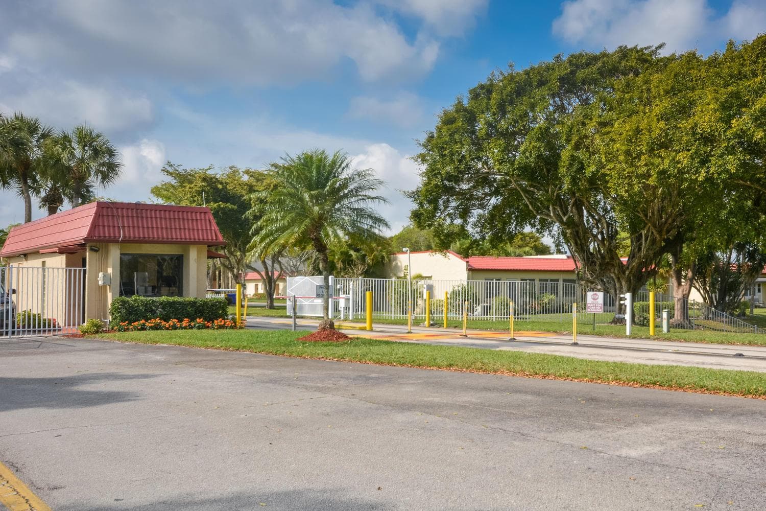 477 Lake Dora Drive, West Palm Beach, FL 33411 — zdjęcie 3