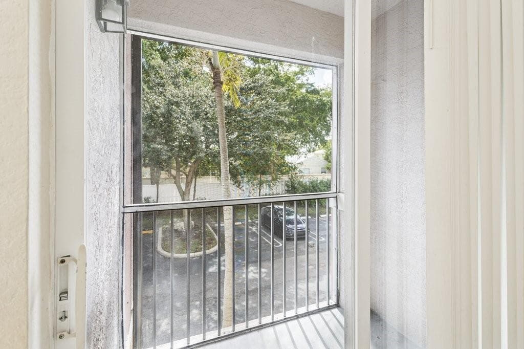 6384 W Sample Road W # 6384, Coral Springs, FL 33067