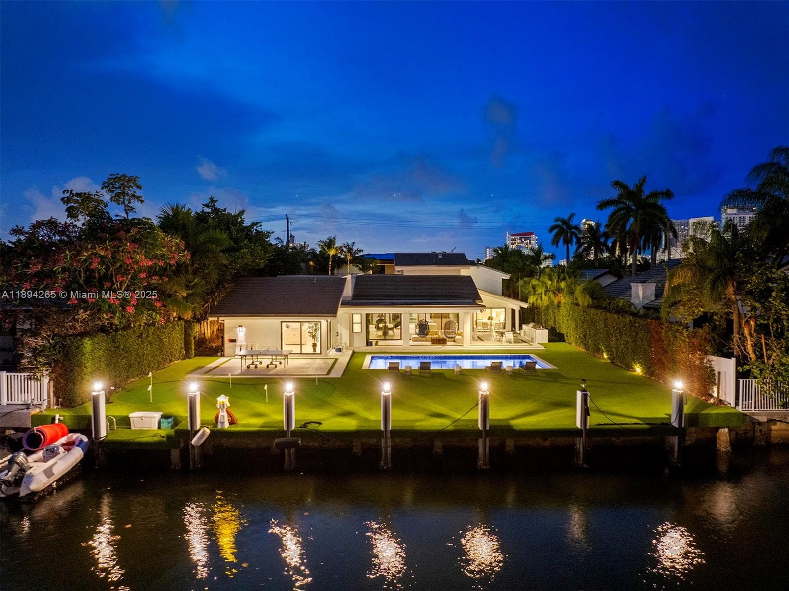 207 Holiday Dr, Hallandale Beach, FL 33009 — zdjęcie 3