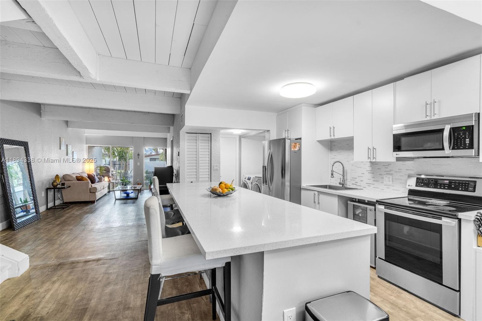 19440 NE 26th Ave # 54B, Miami, FL 33180 — zdjęcie 4