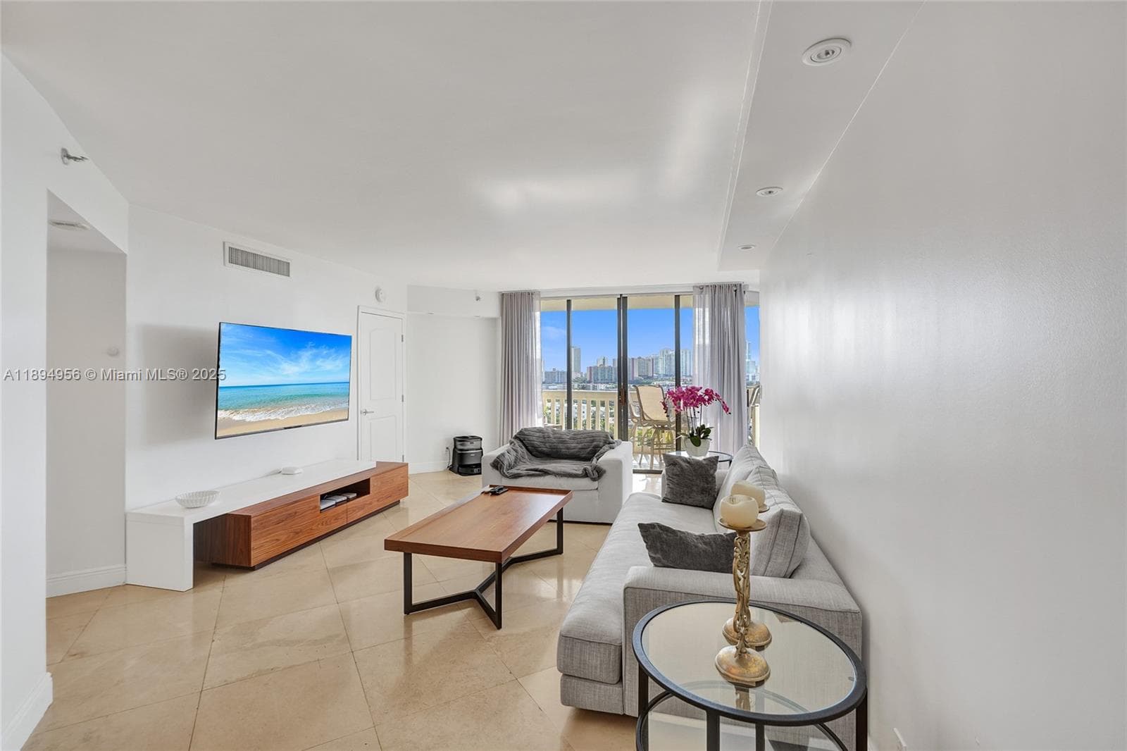 1000 E Island Blvd # 1403, Aventura, FL 33160 — zdjęcie 3