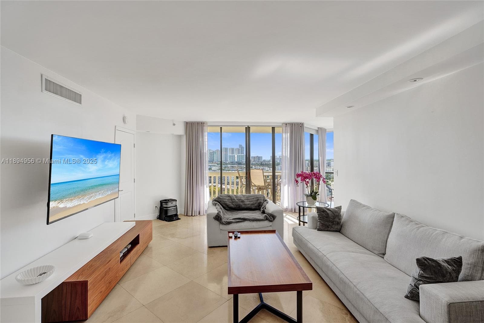 1000 E Island Blvd # 1403, Aventura, FL 33160 — zdjęcie 4