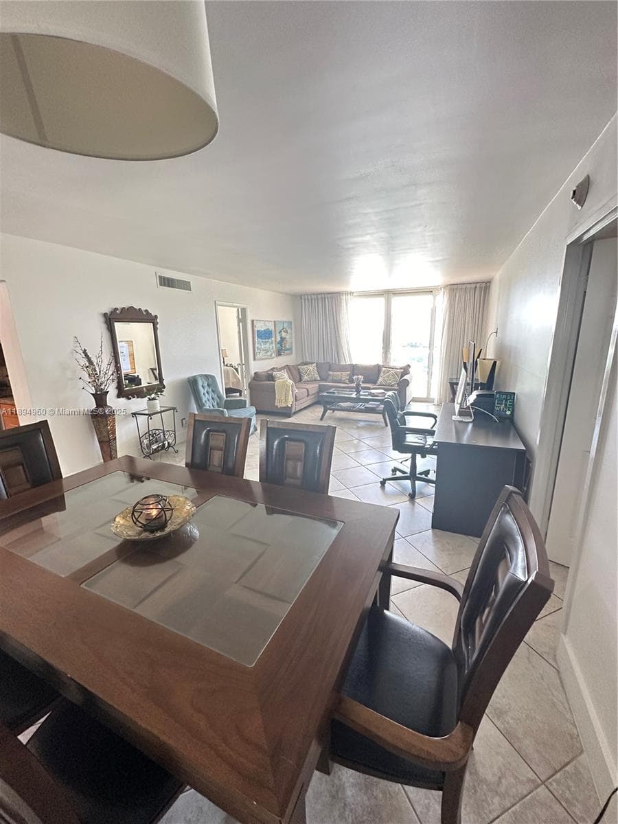 100 Bayview Dr # 601, Sunny Isles Beach, FL 33160 — zdjęcie 3
