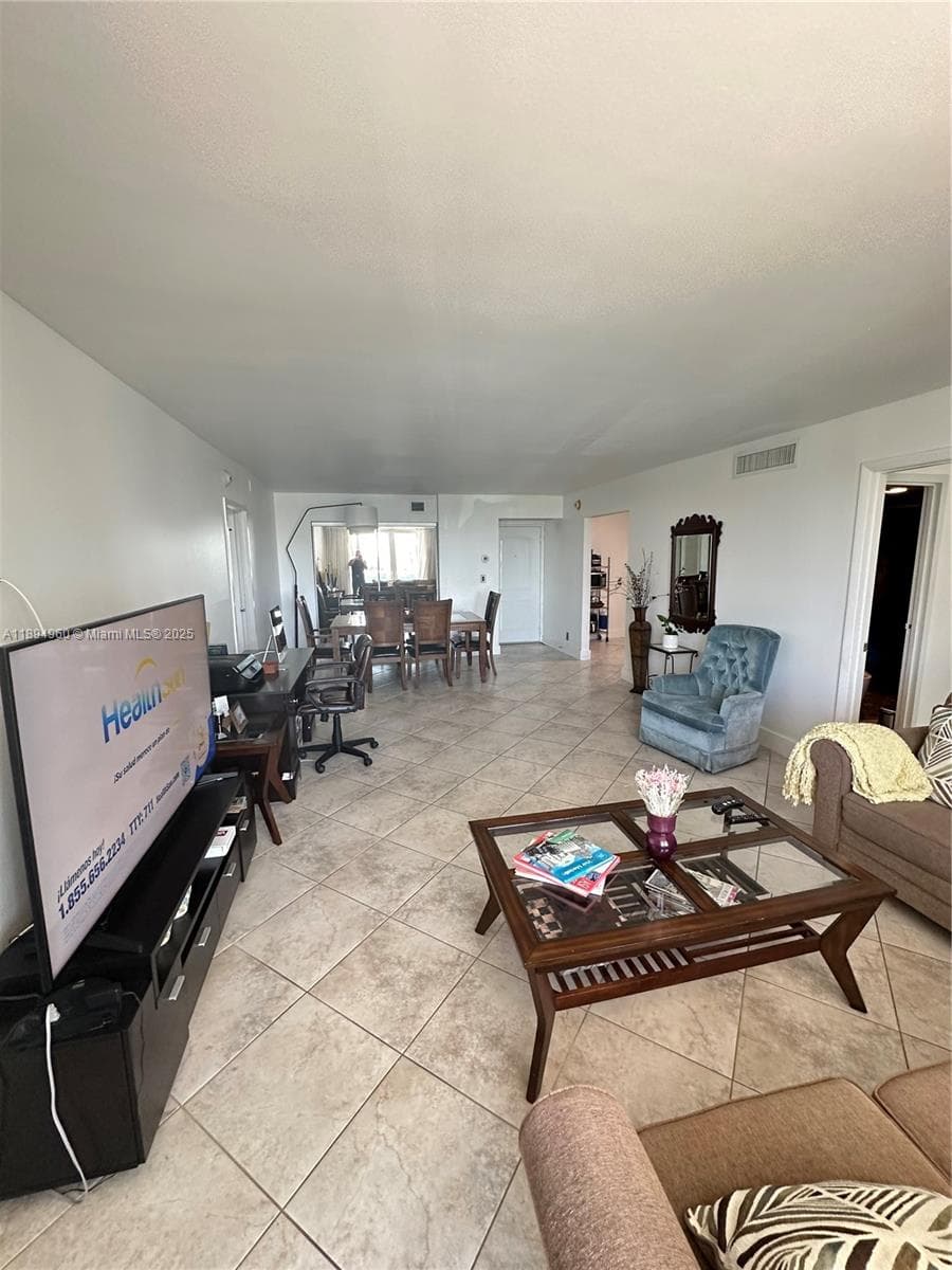100 Bayview Dr # 601, Sunny Isles Beach, FL 33160 — zdjęcie 4