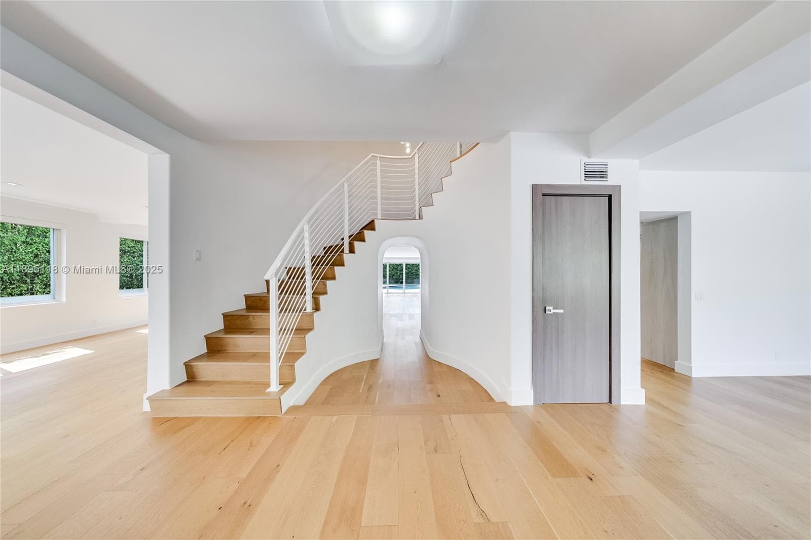 5244 Alton Rd, Miami Beach, FL 33140 — zdjęcie 3
