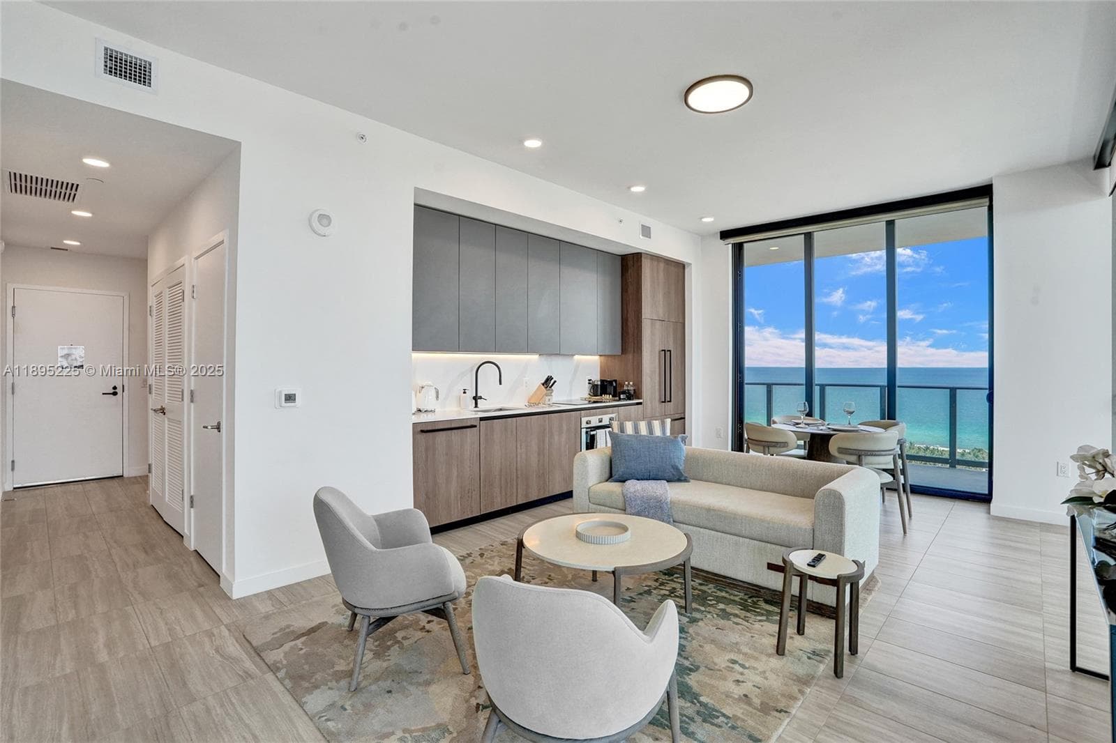 580 72nd street # 2102, Miami Beach, FL 33141 — zdjęcie 2