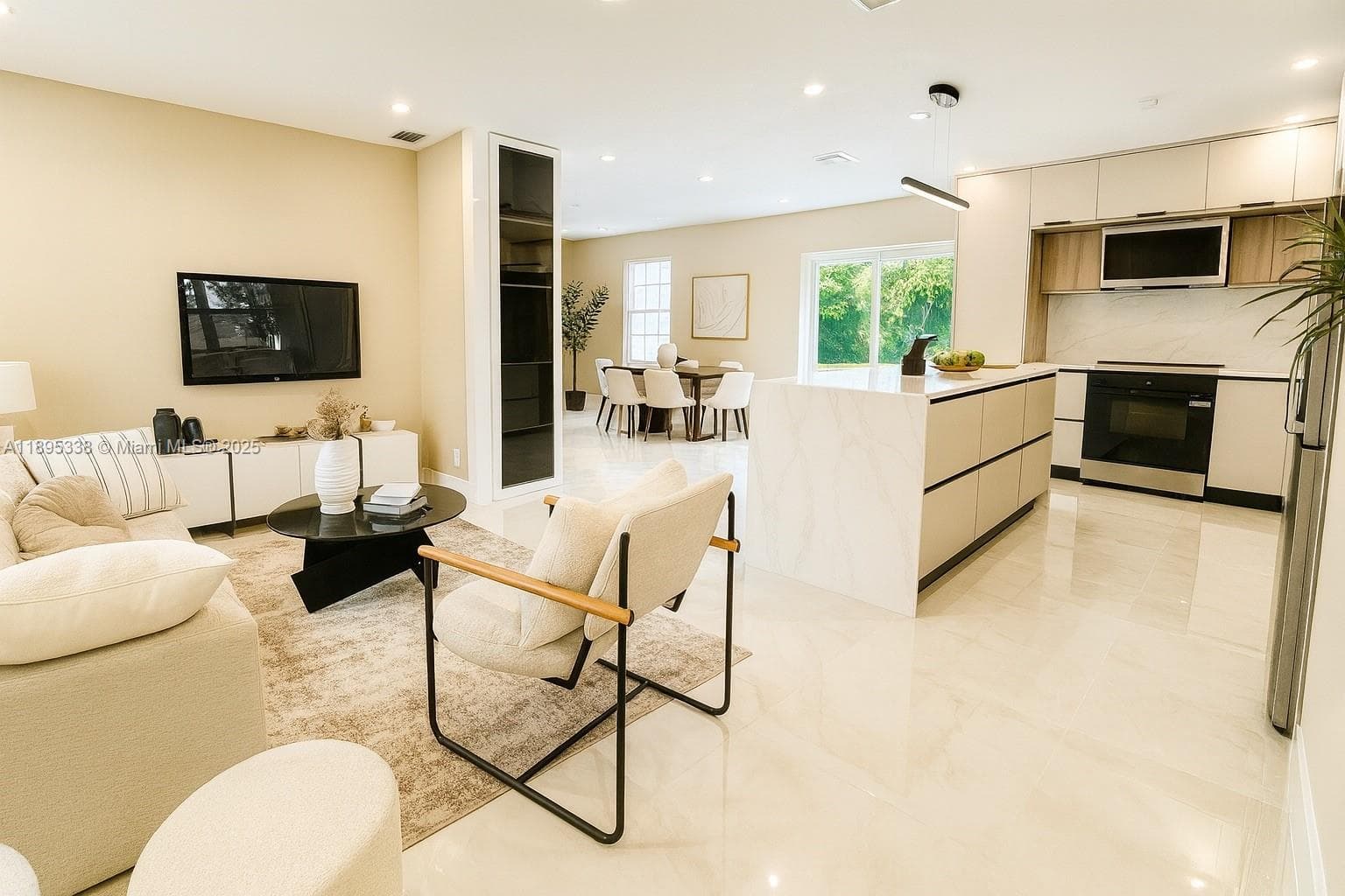 1399 NE 38th St, Oakland Park, FL 33334 — zdjęcie 3