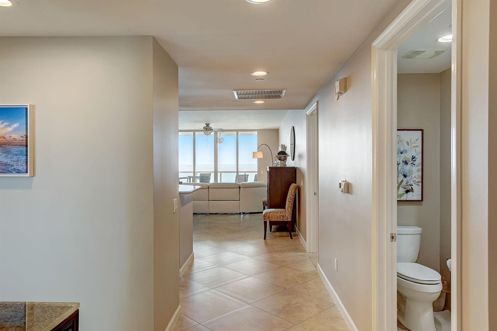 2650 Lake Shore Drive # 804, Riviera Beach, FL 33404 — zdjęcie 4