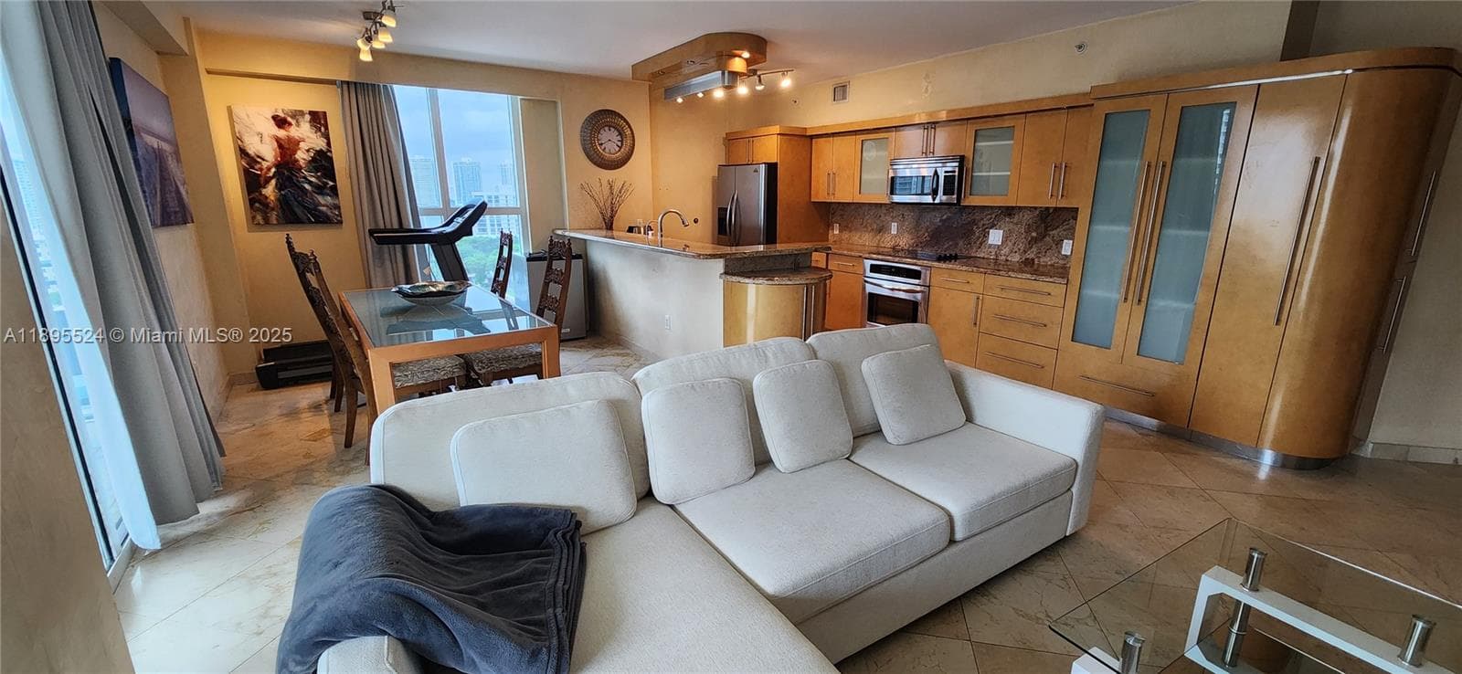17555 SW Atlantic Blvd # PH2, Sunny Isles Beach, FL 33160