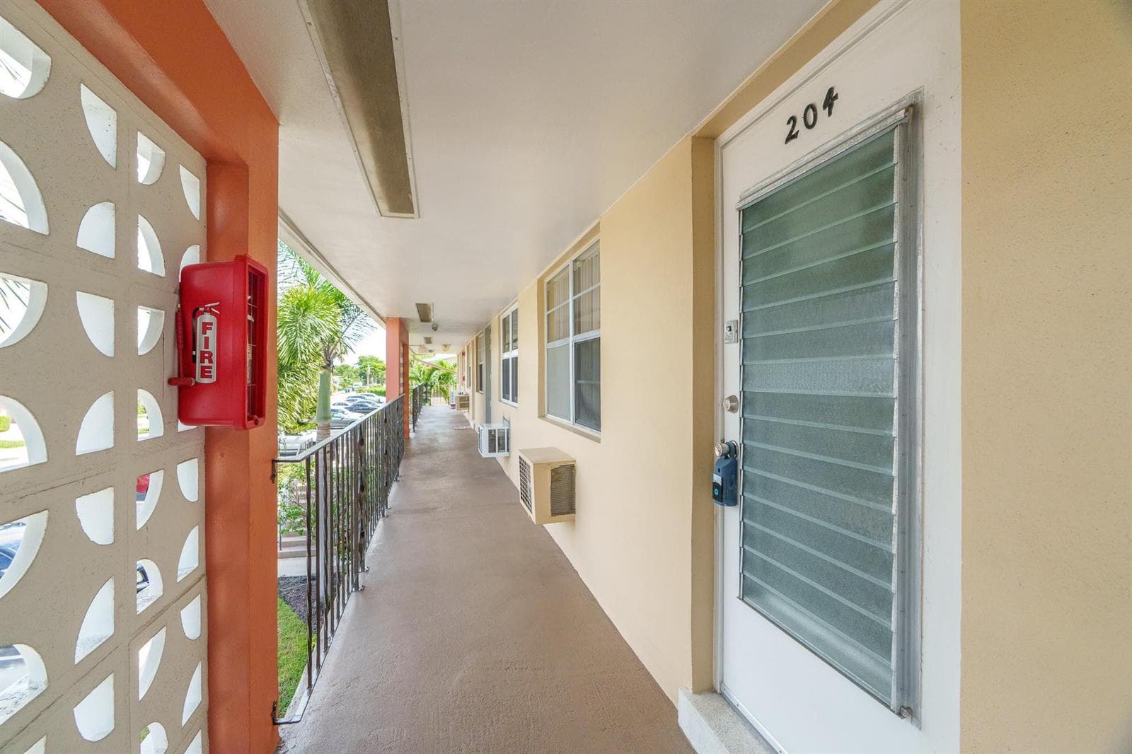 2106 NE 56th Court # 204, Fort Lauderdale, FL 33308 — zdjęcie 3