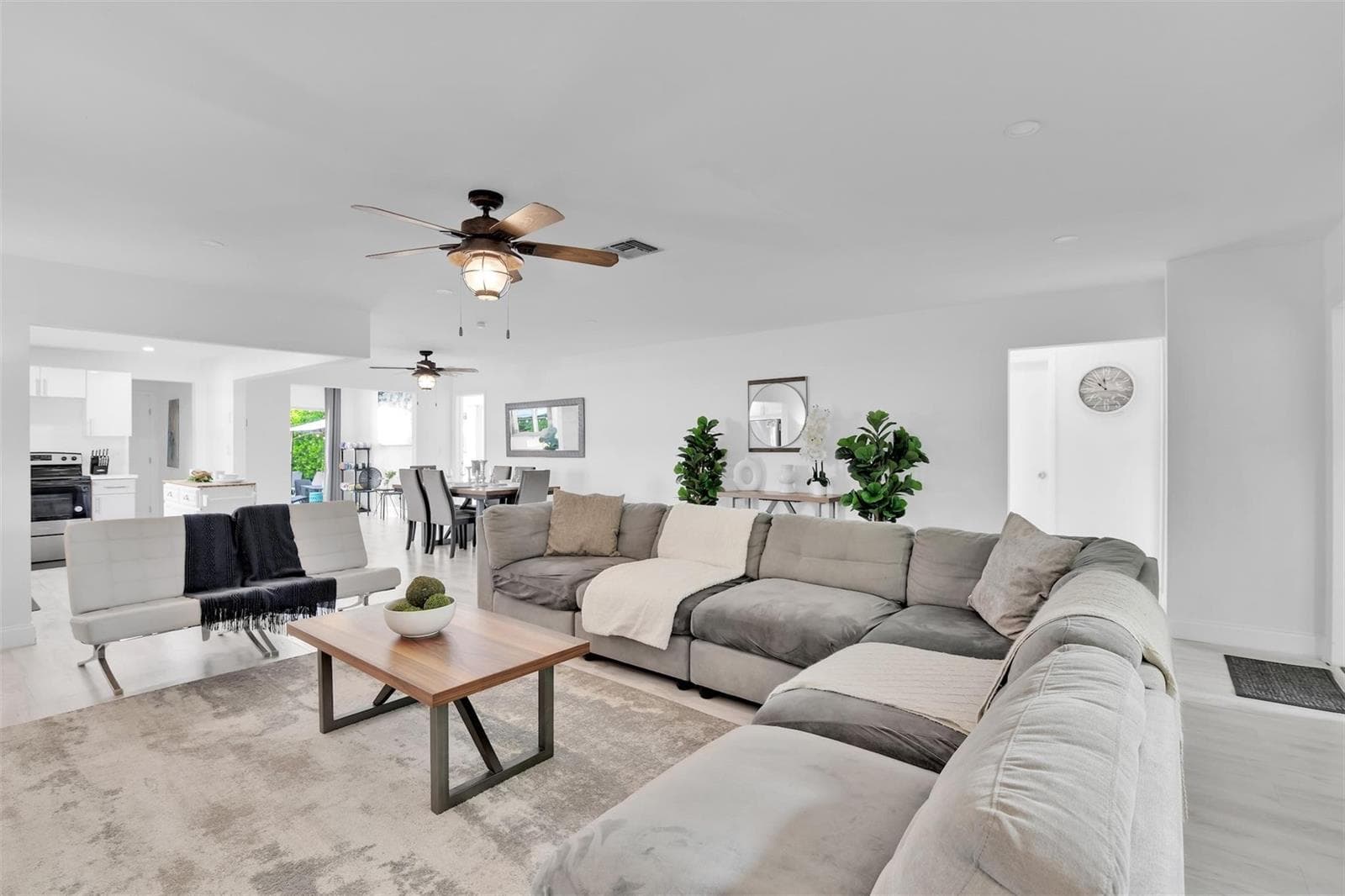 214 SE 6th Street, Dania Beach, FL 33004 — zdjęcie 2