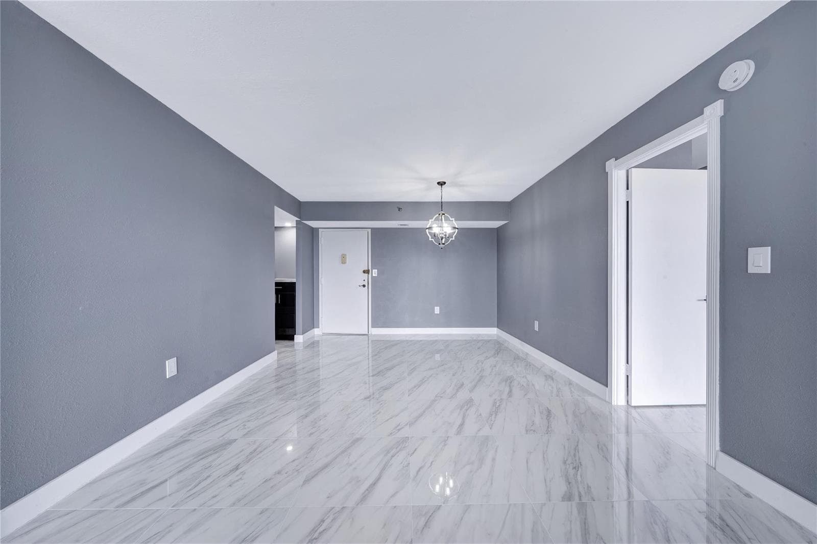 1100 Saint Charles Place # 708, Pembroke Pines, FL 33026 — zdjęcie 2