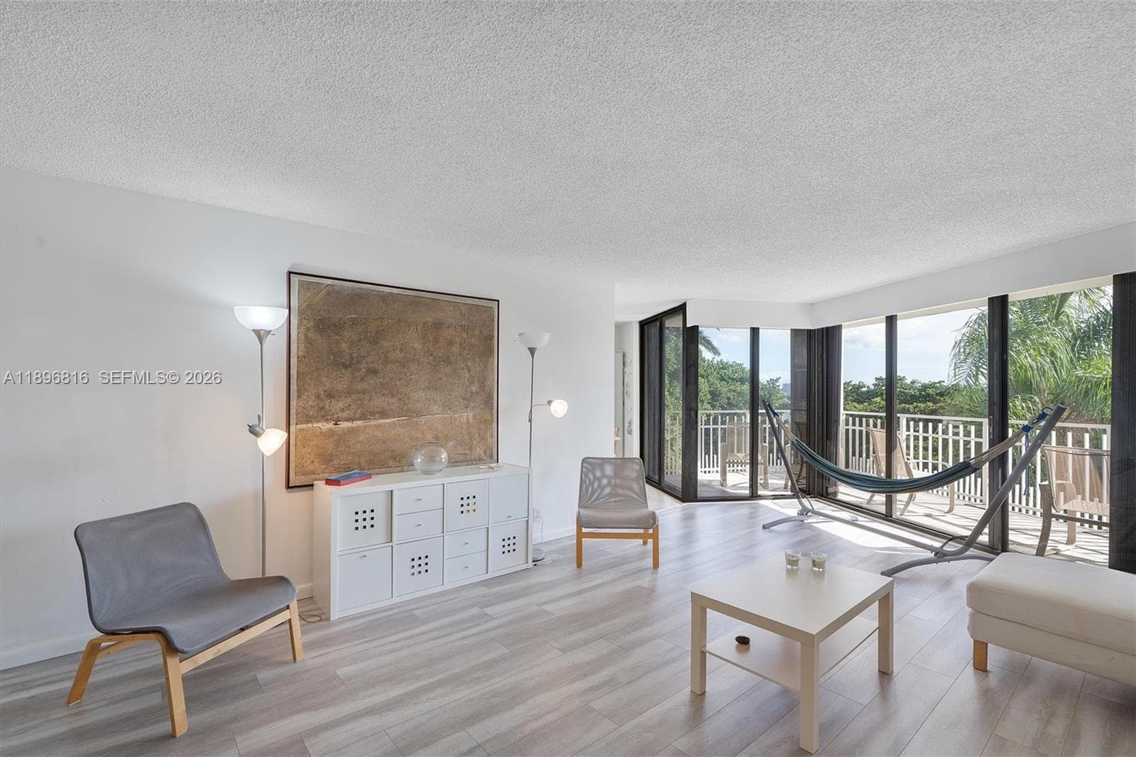 4000 Towerside Ter # 402, Miami, FL 33138 — zdjęcie 4