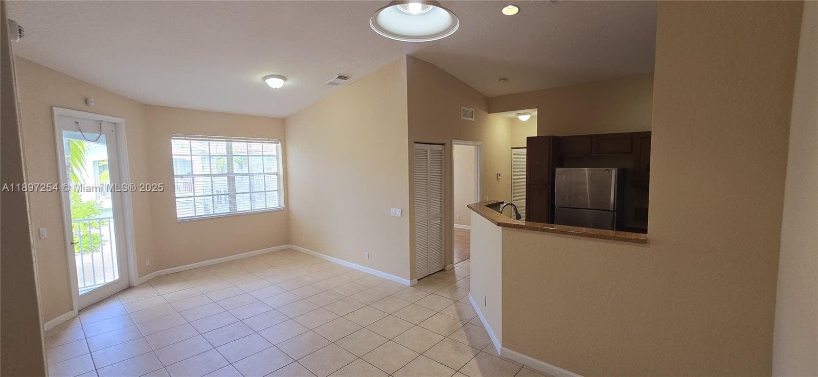 3020 Laurel Ridge Cir, Riviera Beach, FL 33404 — zdjęcie 2