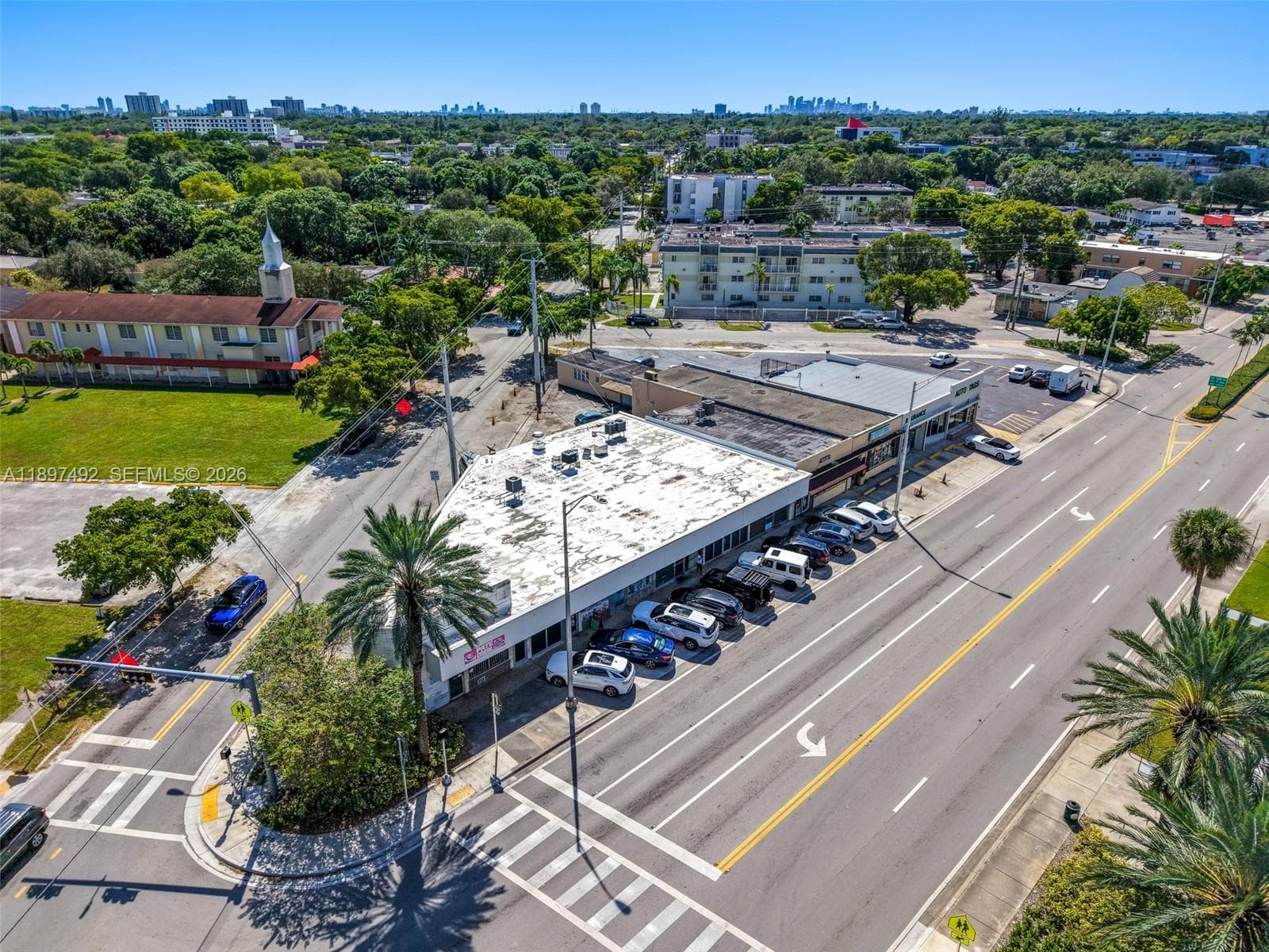 12985 W Dixie Hwy, North Miami, FL 33161 — zdjęcie 2