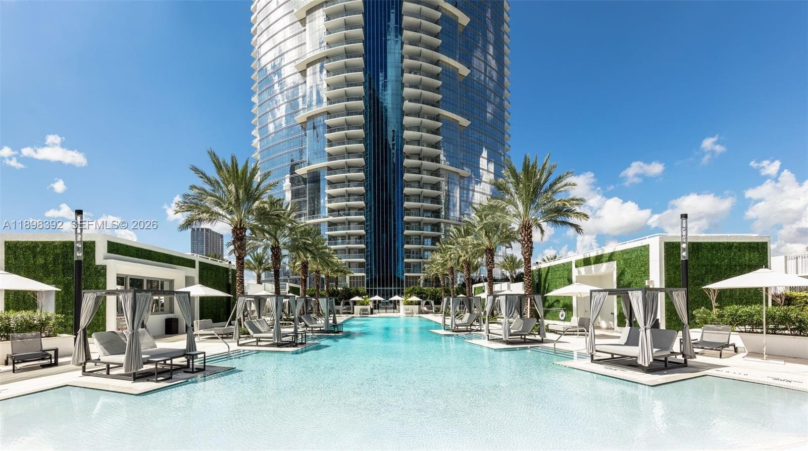 851 NE 1st Ave # 4107, Miami, FL 33132