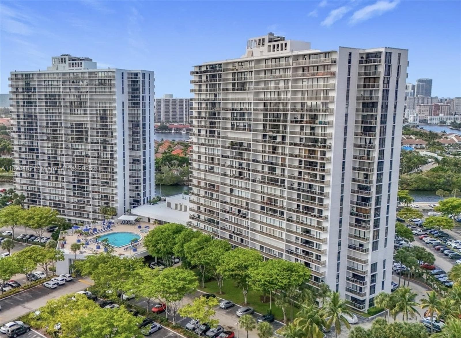 3731 N Country Club Dr # 129, Aventura, FL 33180