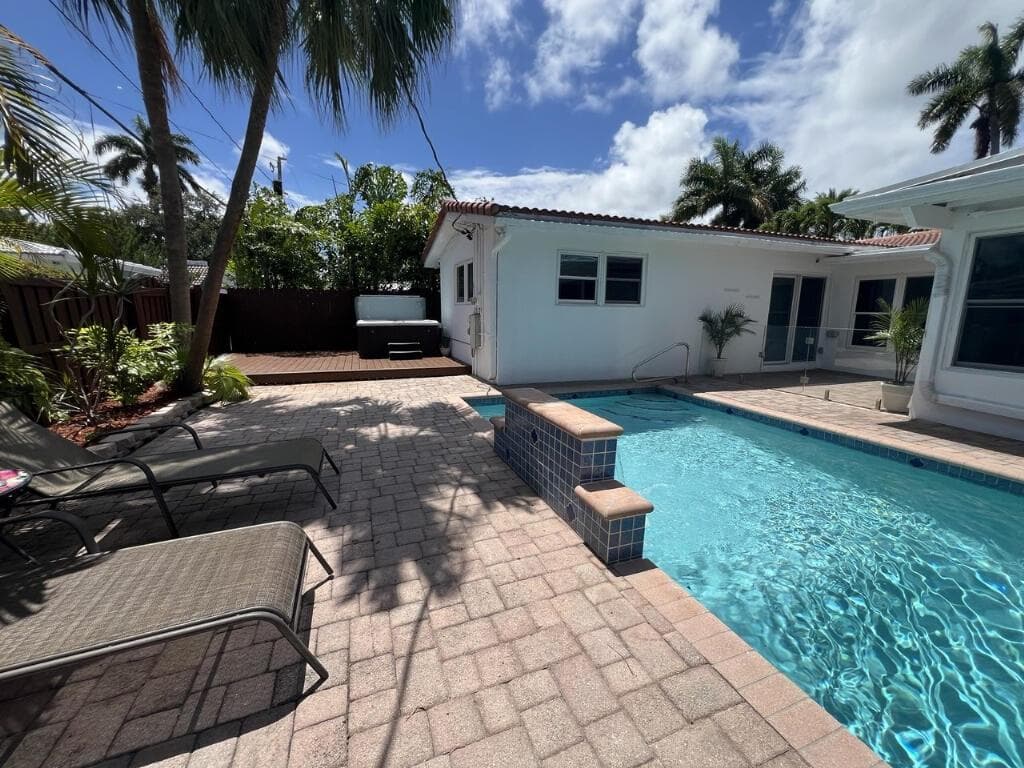 1042 Tyler Street, Hollywood, FL 33019 — zdjęcie 2