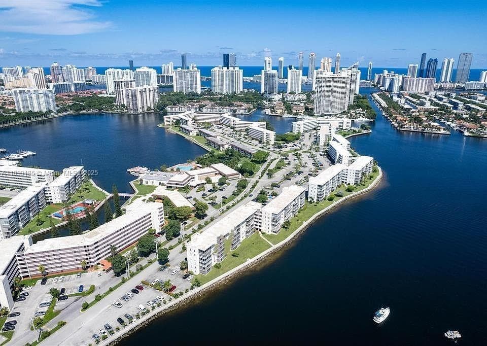 2920 Point East Dr # N311, Aventura, FL 33160