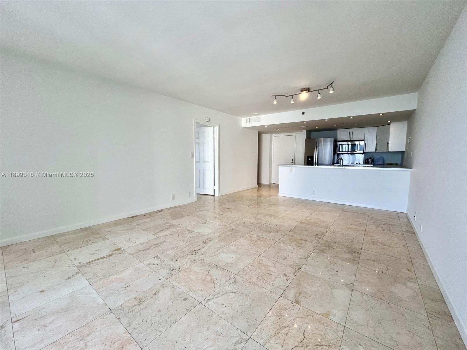 7601 E Treasure Dr # 2308, North Bay Village, FL 33141 — zdjęcie 2
