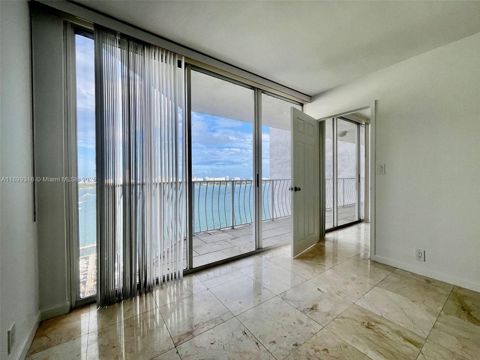 7601 E Treasure Dr # 2308, North Bay Village, FL 33141 — zdjęcie 3