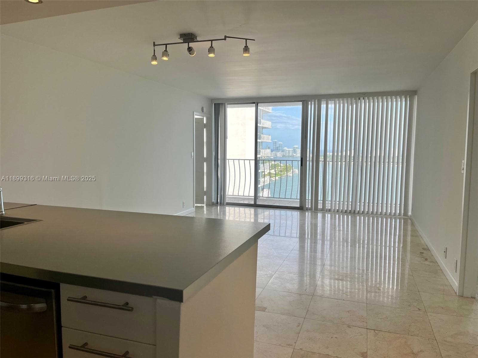 7601 E Treasure Dr # 2308, North Bay Village, FL 33141 — zdjęcie 4