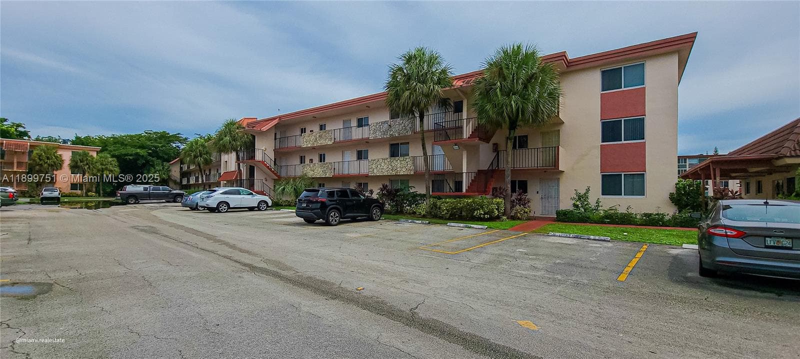 1080 Del Lago Cir # 201, Sunrise, FL 33313 — zdjęcie 2