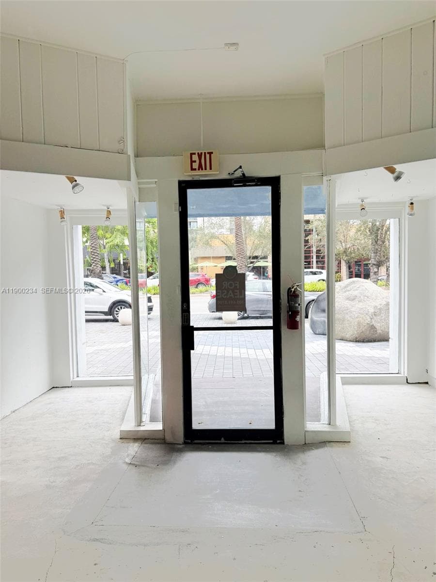 332 Miracle Mile, Coral Gables, FL 33134 — zdjęcie 3